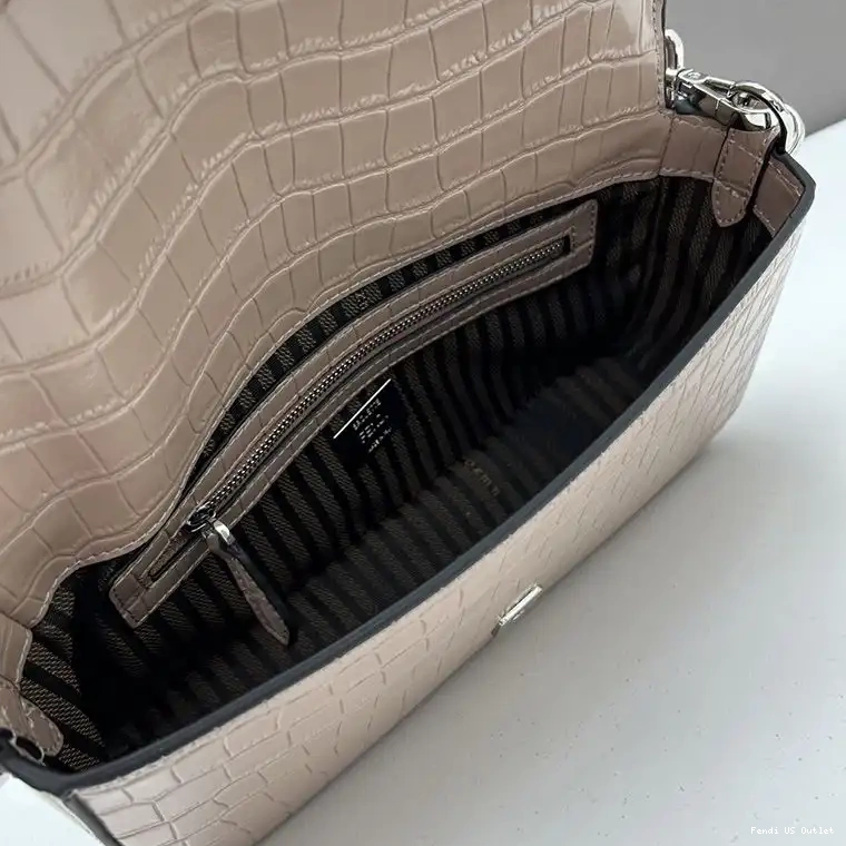 Vintage HOT Medium Fendi Bag Crocodile Apricot Leather In Re-Edition Baguette 0323